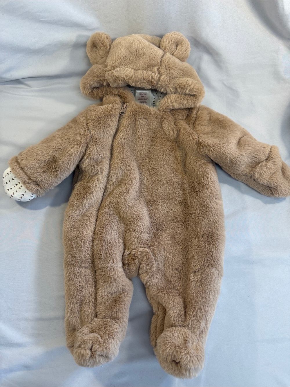 First Wish NWOT Cozy Plush Bear Hooded One-Piece in Tan/Bunting Bag